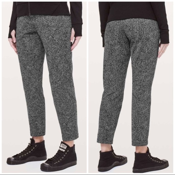 Lululemon On The Fly Pant Feathered Jacquard Black White / Black - Picture 2 of 10